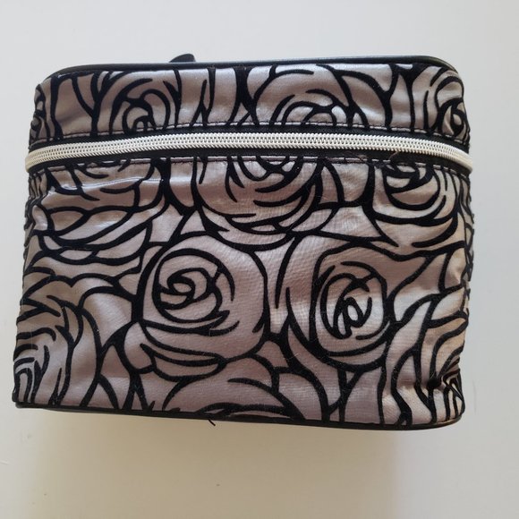 Lancome Starter Kit with Makeup Bag - Picture 4 of 6